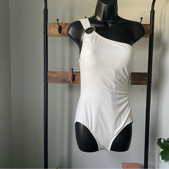 Michael Kors Iconic Solids One Shoulder underwire One-Piece in White size 8 NEW - Picture 11 of 11